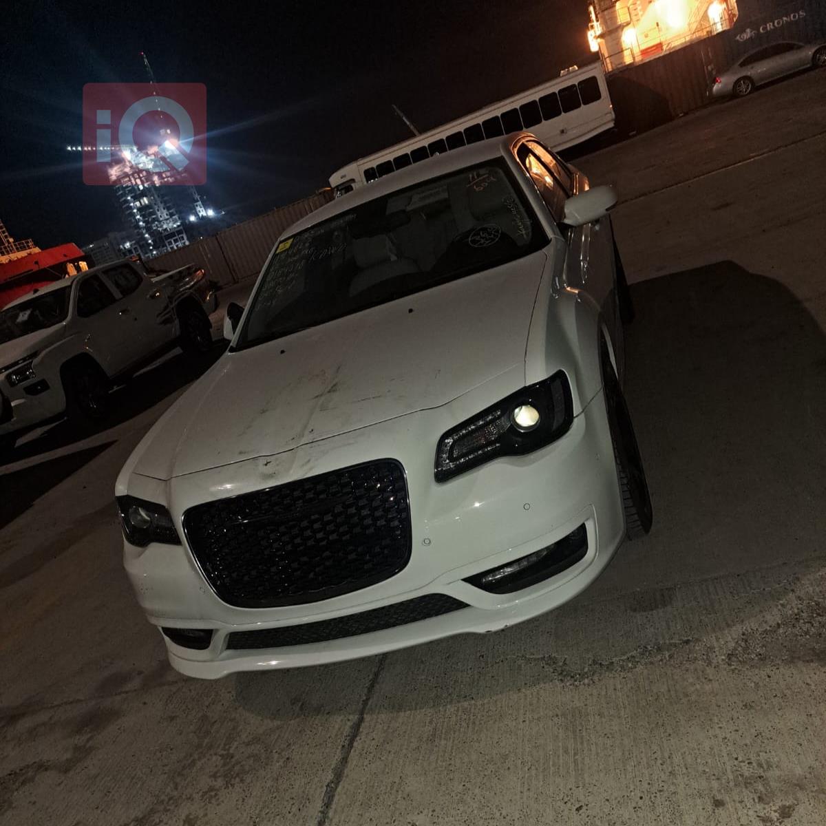 كرايسلر 300